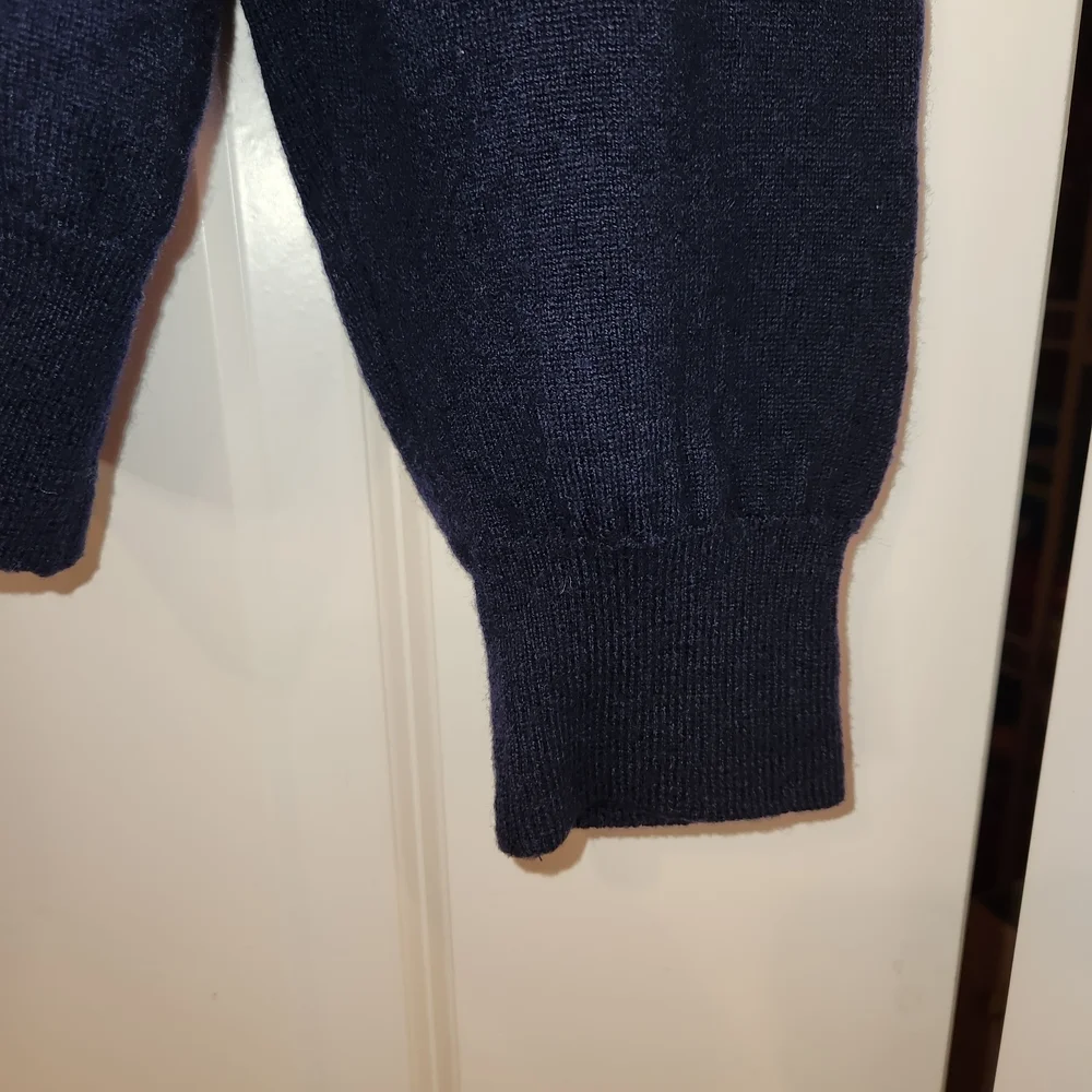 Black Brown 1826 Navy Blue V-Neck 100% Italian Merino Wool Size XL Slim Fit Soft